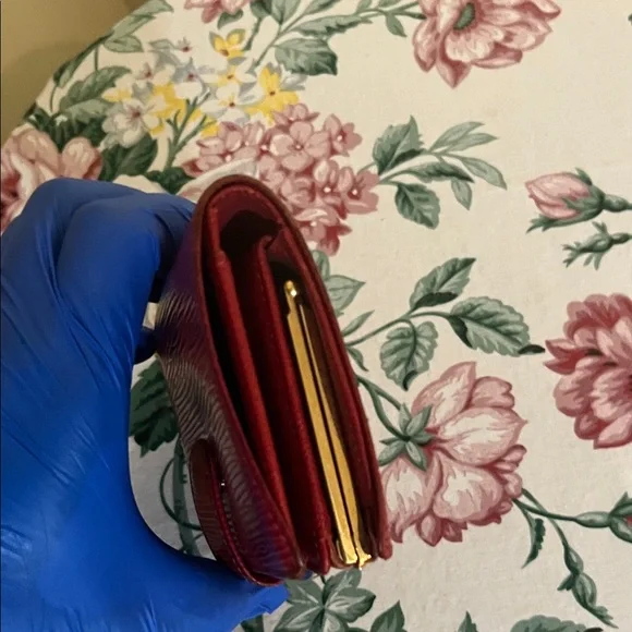 Louis Vuitton Red Textured Accessory - Picture 6 of 7